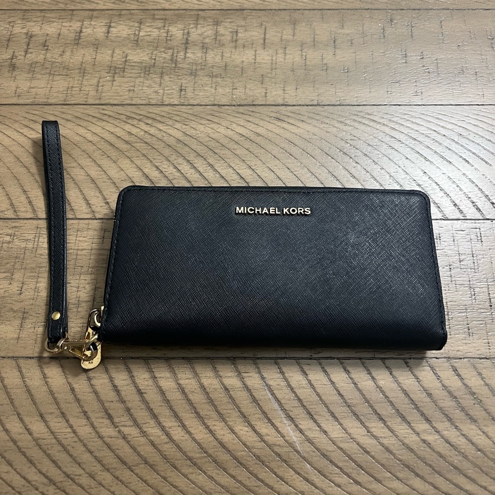 Michael Kors Wristlet